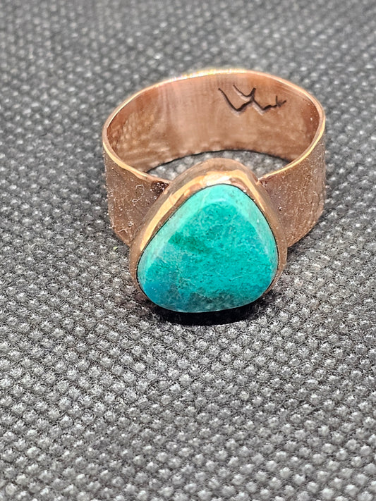 Handmade hammered copper turquoise ring size 10